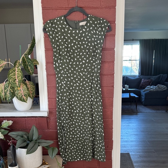 LOFT Dresses & Skirts - LOFT Green and White Patterned Midi Dress
